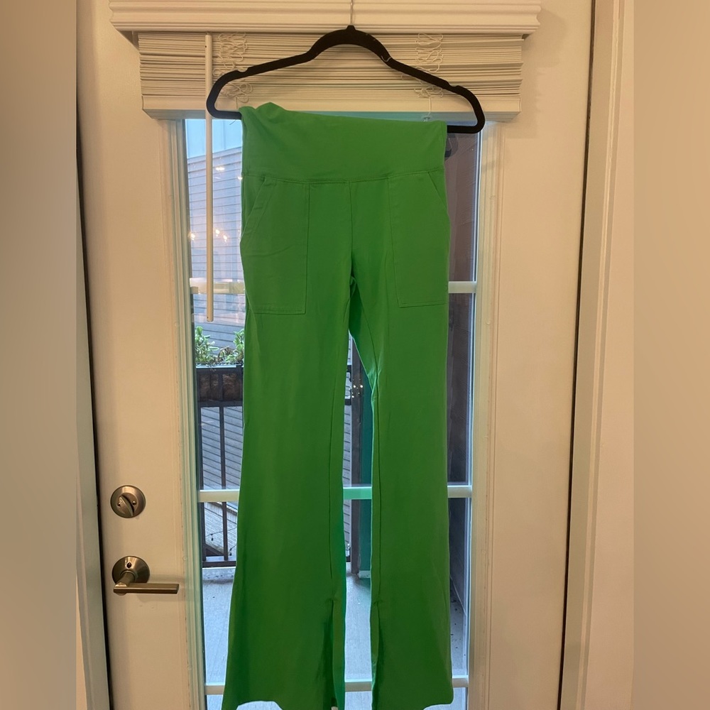 Aerie Kelly green cotton flare leggings